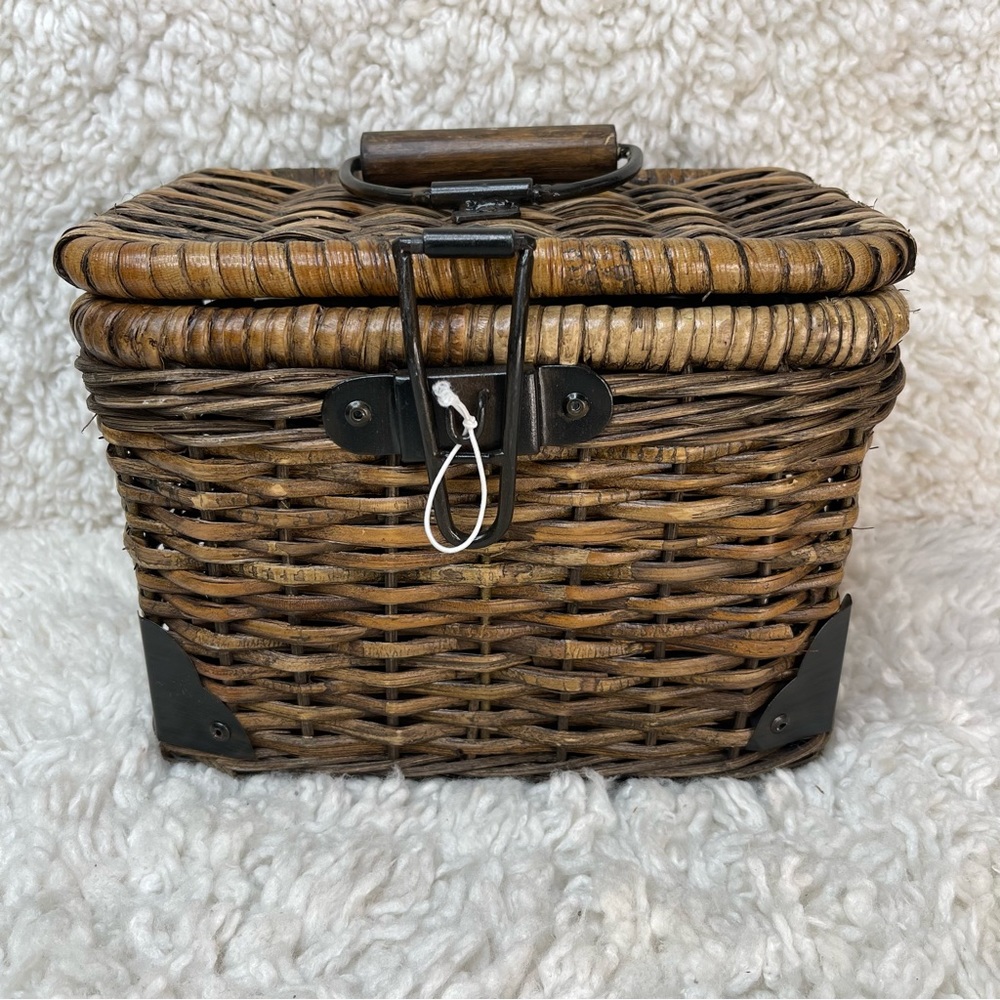 Rattan Basket With Lid